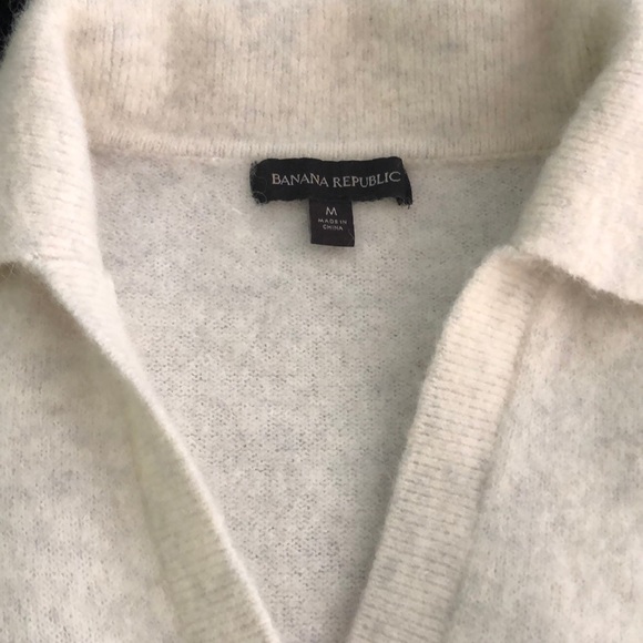 Soft and cozy Banana Republic alpaca sweater - Picture 1 of 5